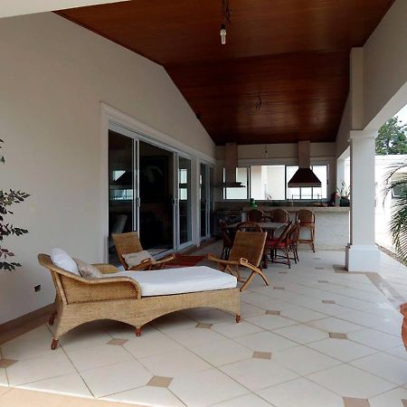 Conforto E Lazer A 450 Metros Da Praia Da Enseada Гуаружа Экстерьер фото